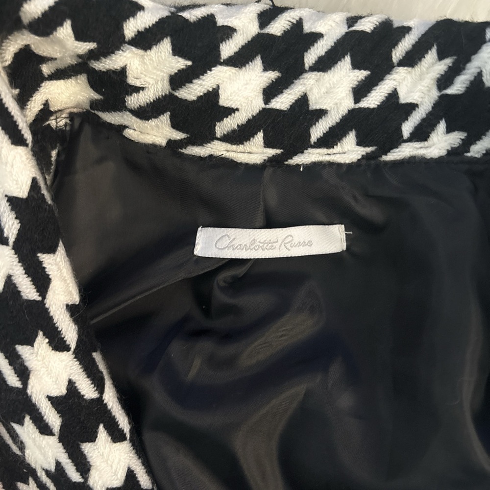 Charlotte Russe Black and White Houndstooth Blazer - Picture 6 of 7